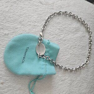 Tiffany & Co. tight necklace
